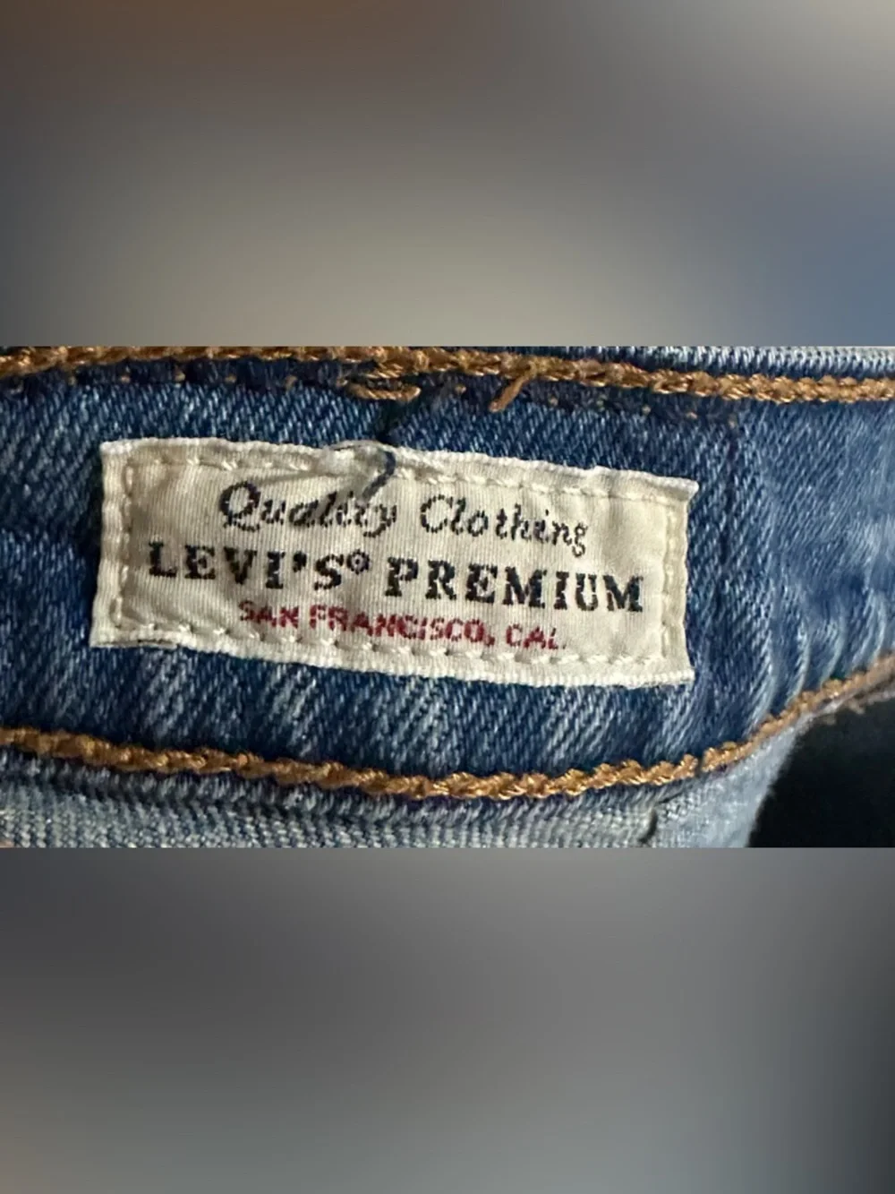 EUC Levi’s Wedgie - Picture 6 of 7